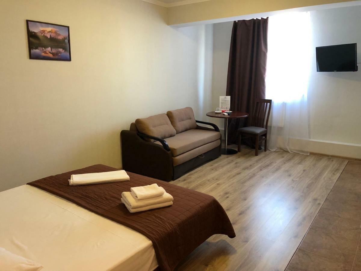 Zhuliany City Hotel Gatnoye Екстериор снимка